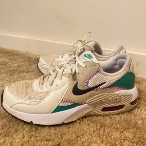 💫 Nike Air 7.5 Sneakers